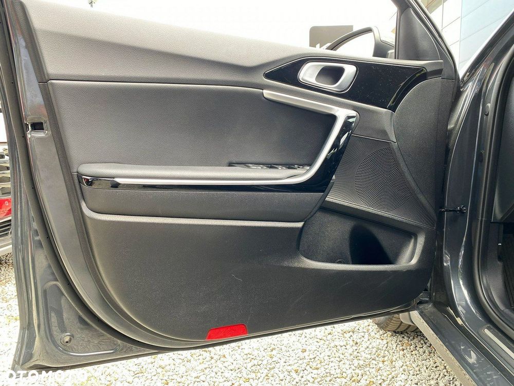 Kia Ceed - 14