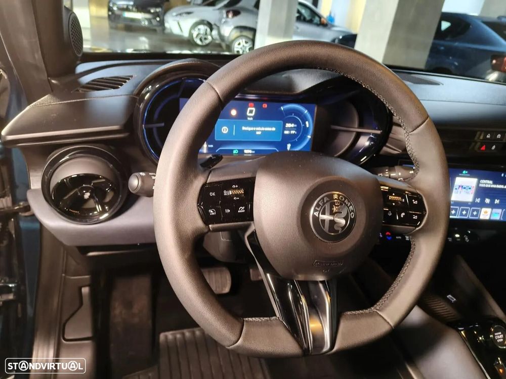 Alfa Romeo Junior Elletrica 50 kWh - 34