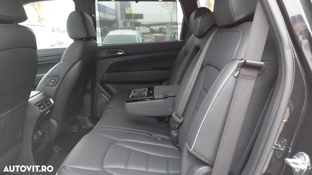 KG Mobility Rexton - 23