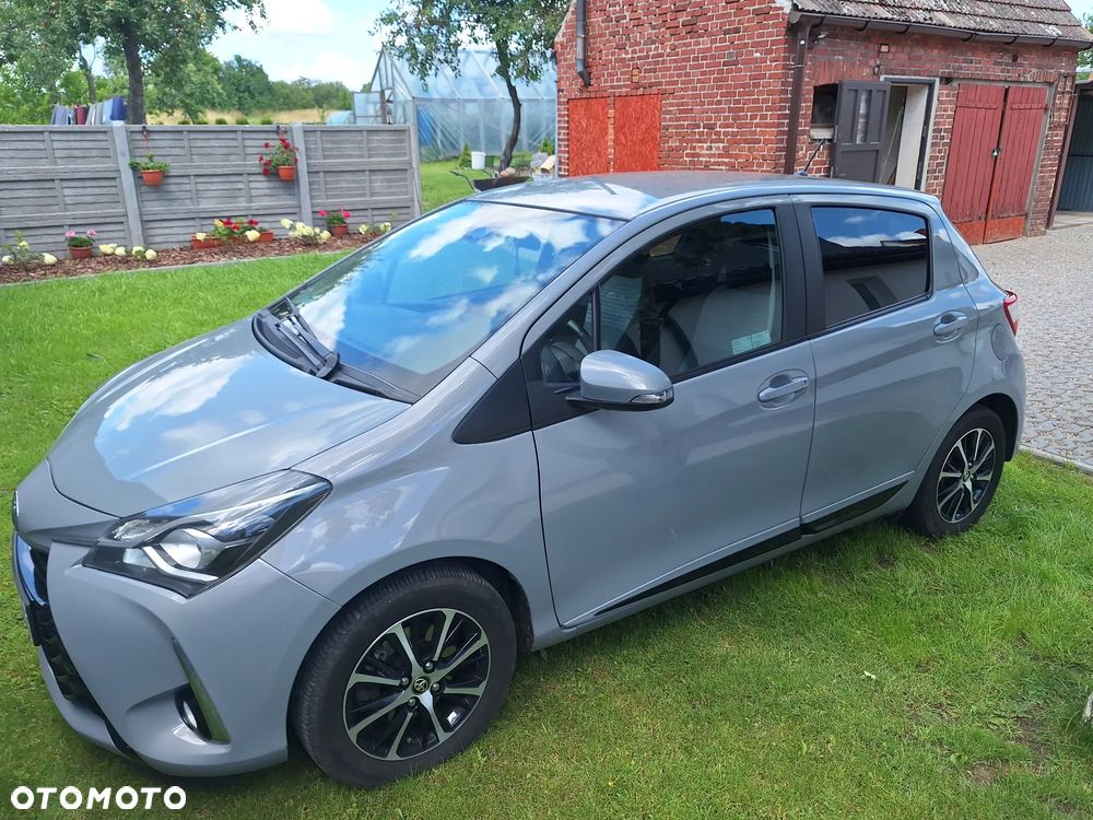 Toyota Yaris 1.5 Premium - 10