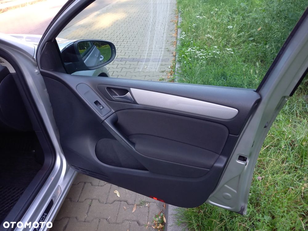 Volkswagen Golf 1.6 TDI DPF Trendline - 23