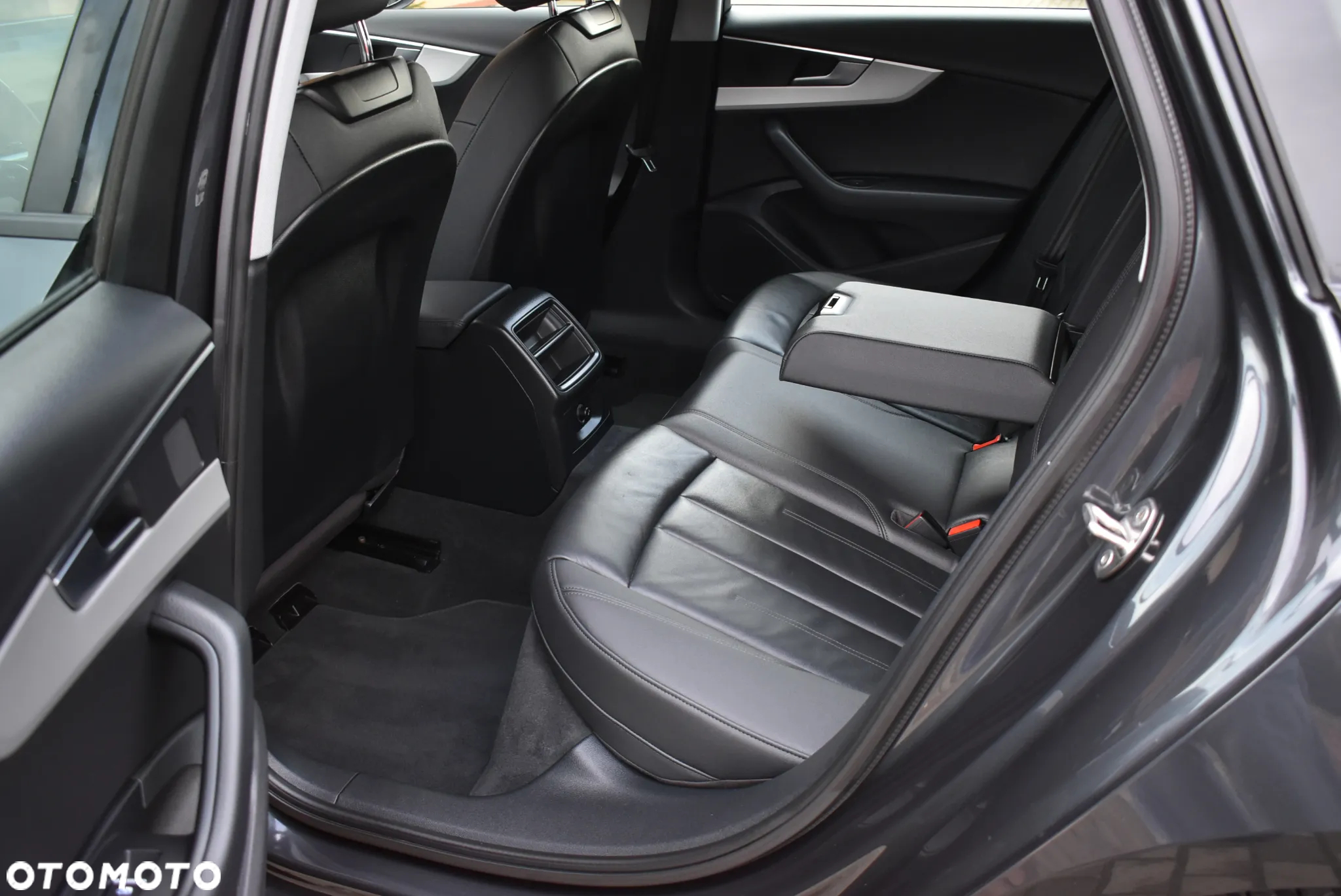 Audi A4 Avant 40 TDI S tronic - 14