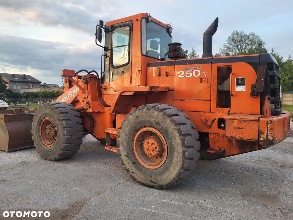 Doosan M250V - 2