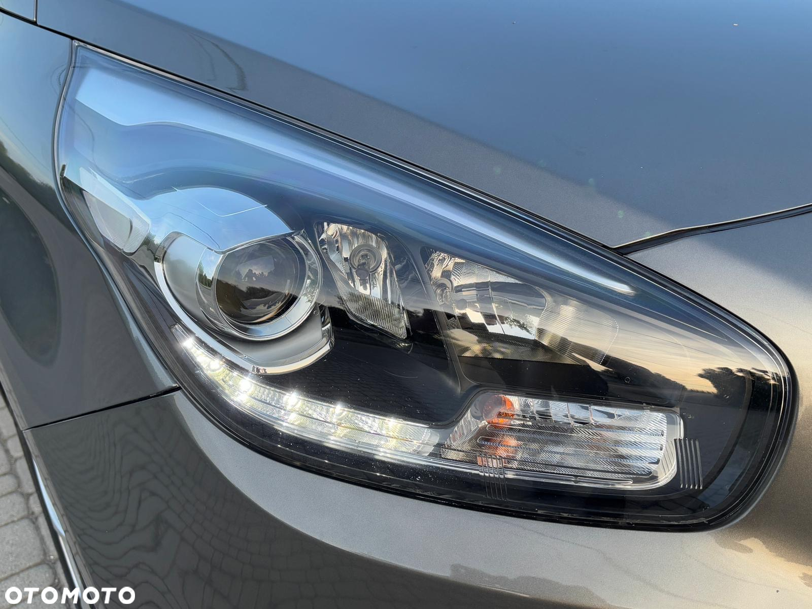 Kia Carens 1.7 CRDi L - 24