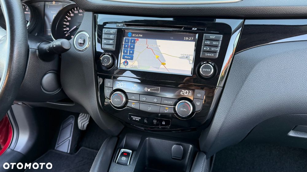 Nissan Qashqai 1.2 DIG-T N-Connecta EU6 - 34