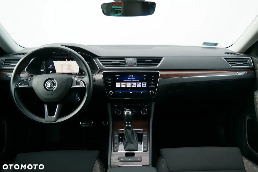 Skoda Superb 2.0 TDI SCR 4x4 Scout DSG - 13