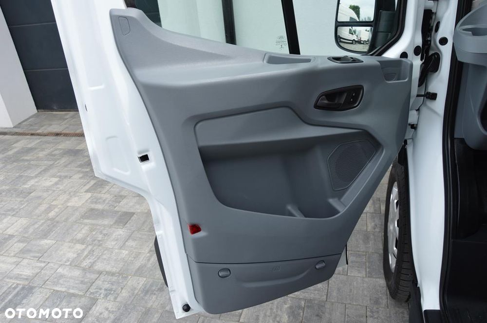 Ford Transit - 25