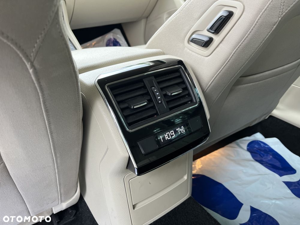 Skoda Superb 2.0 TDI DSG Premium Edition - 12