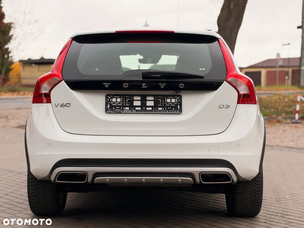 Volvo V60 Cross Country D3 Drive-E Summum - 11