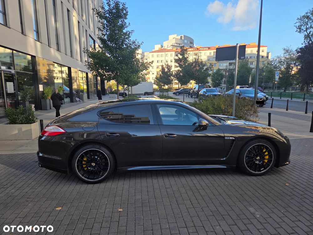 Porsche Panamera GTS - 23