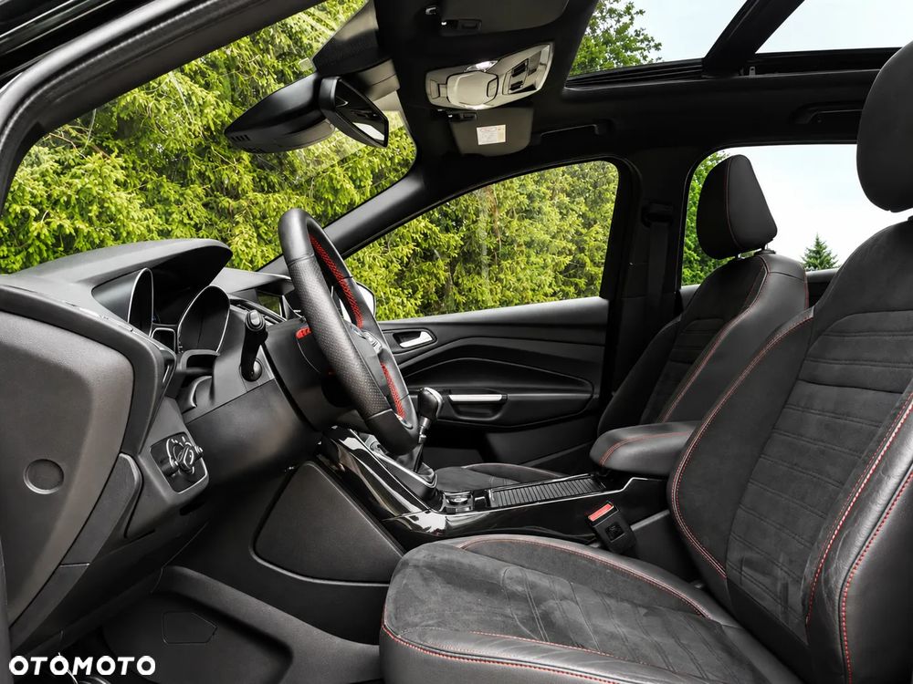 Ford Kuga 1.5 EcoBoost 2x4 ST-Line - 6