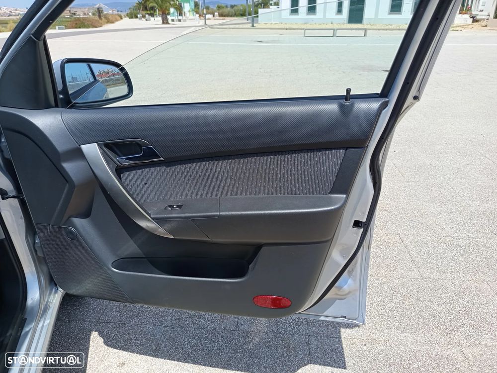 Chevrolet Aveo 1.4 LT - 16