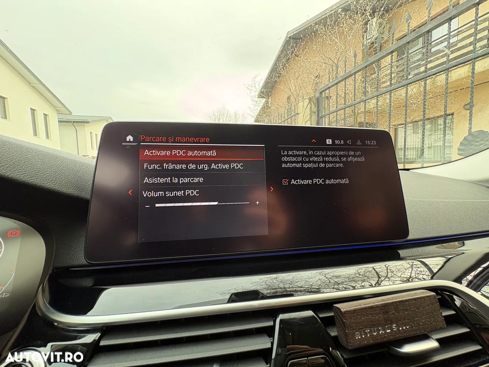 BMW Seria 5 520i AT MHEV - 11