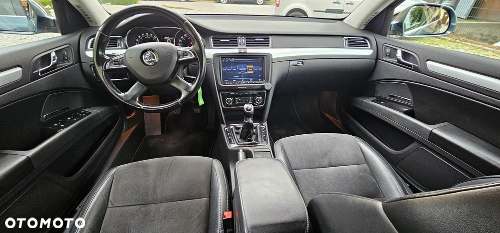 Skoda Superb 2.0 TDI Elegance - 8
