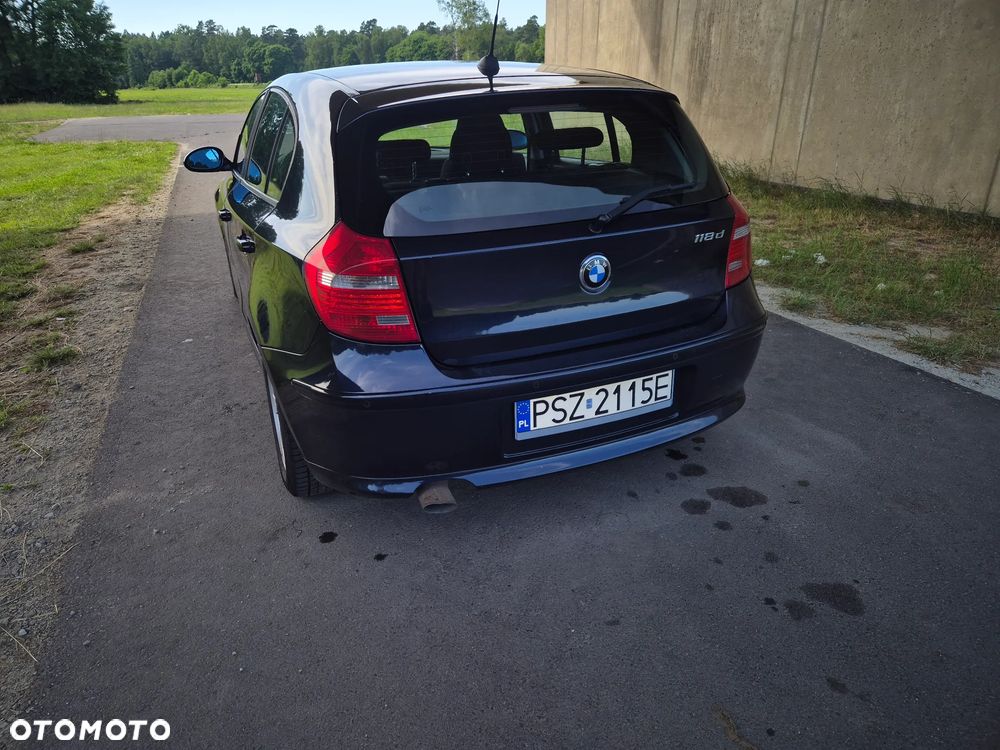BMW Seria 1 118d DPF - 13