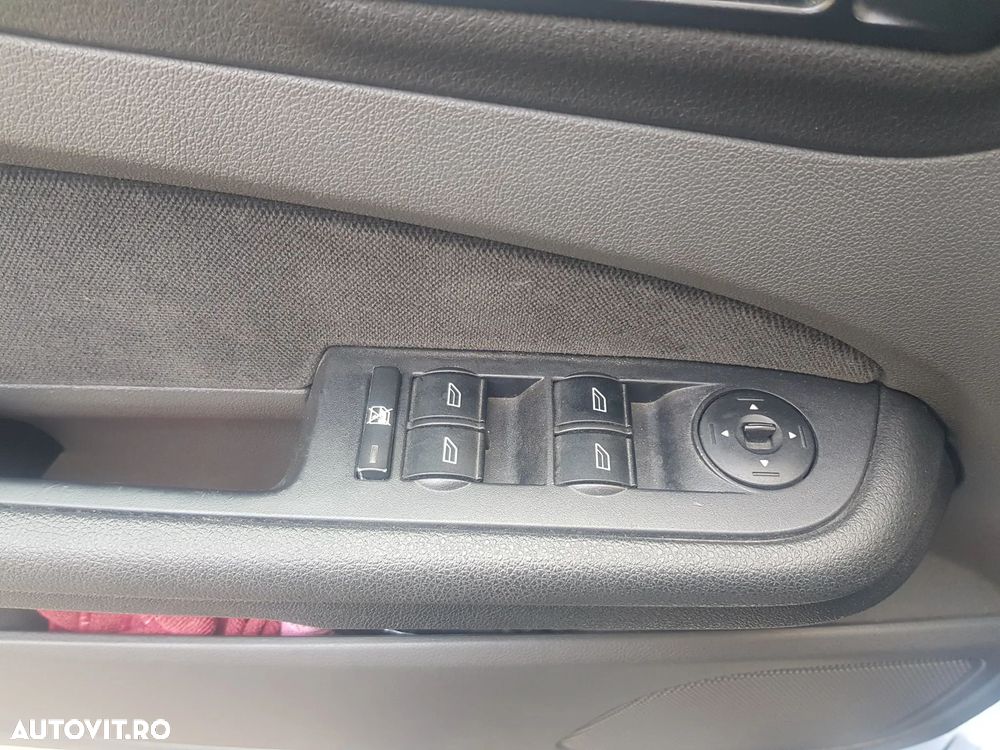 Ford Focus 1.6 Ti-VCT Titanium - 10