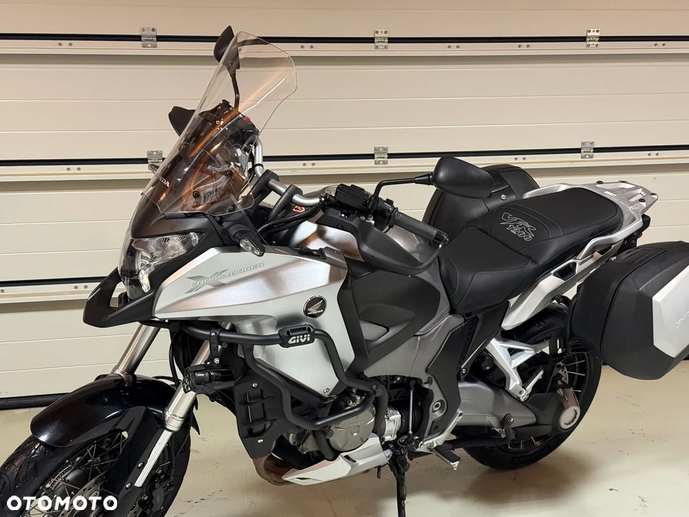 Honda VFR - 2
