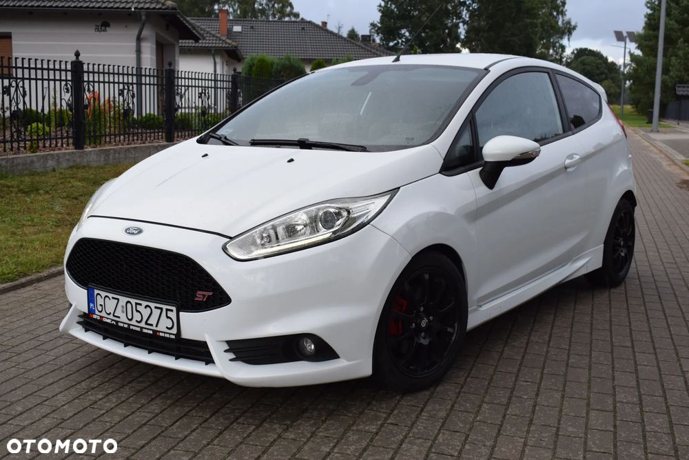 Ford Fiesta 1.6 EcoBoost mit Leder-Sport-Paket ST - 11