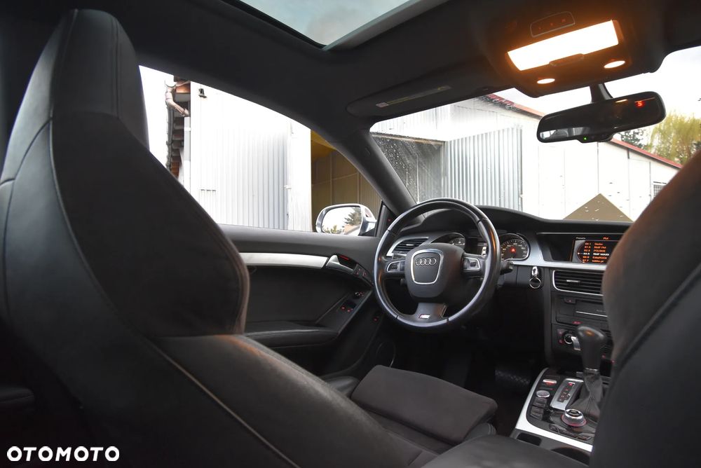 Audi Coupe - 23