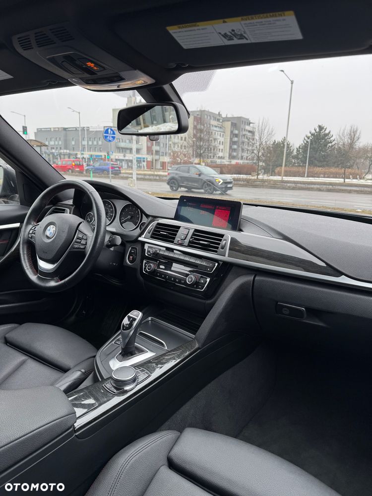 BMW Seria 3 330i xDrive Edition Luxury Line Purity - 17