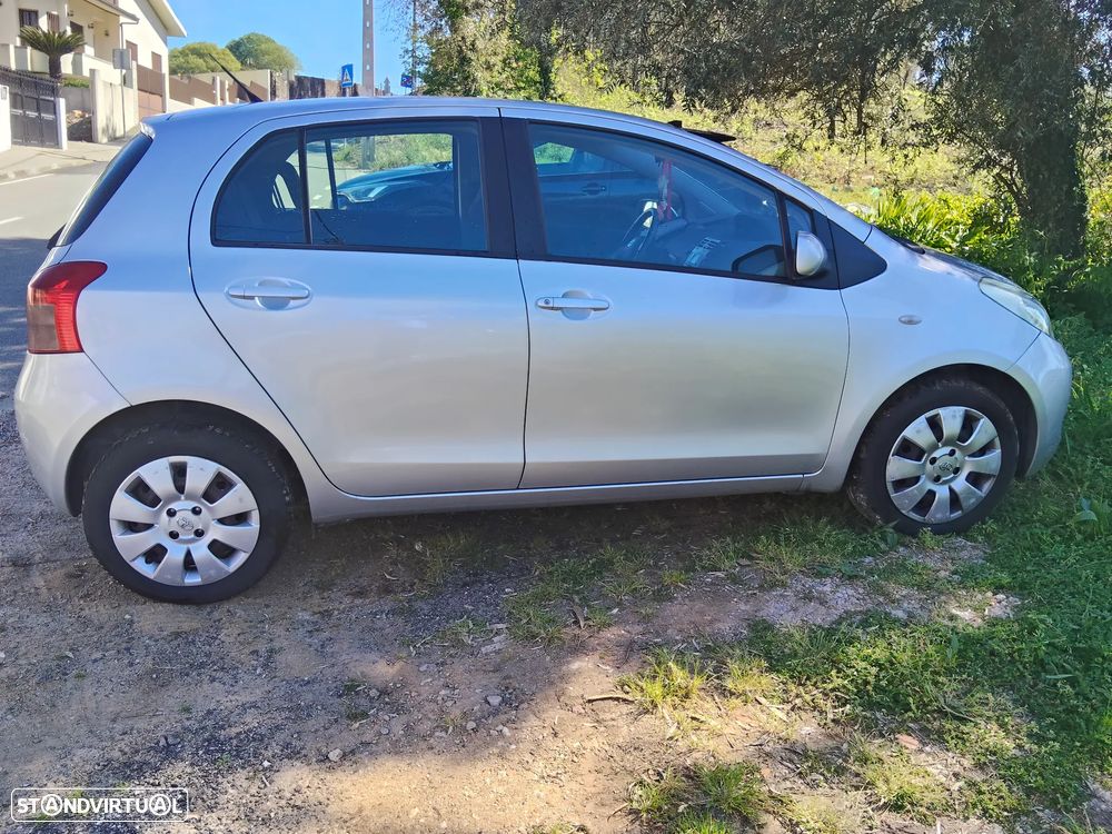 Toyota Yaris 1.0 VVT-i AC Manual - 4