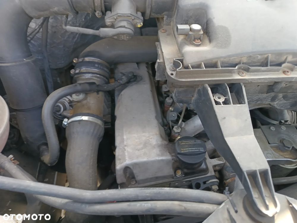 Mercedes-Benz Sprinter 2.7 CDI 9 osób klima hak 3 tony - 18