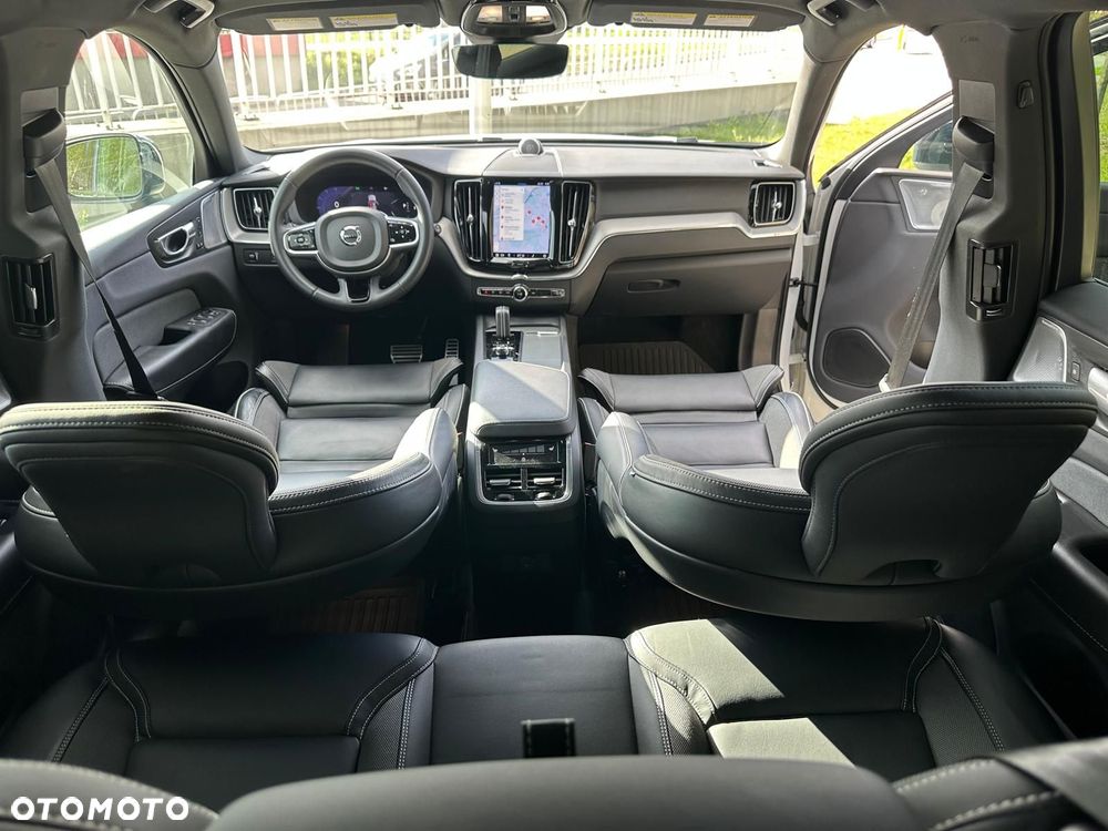 Volvo XC 60 B6 B AWD R-Design - 35
