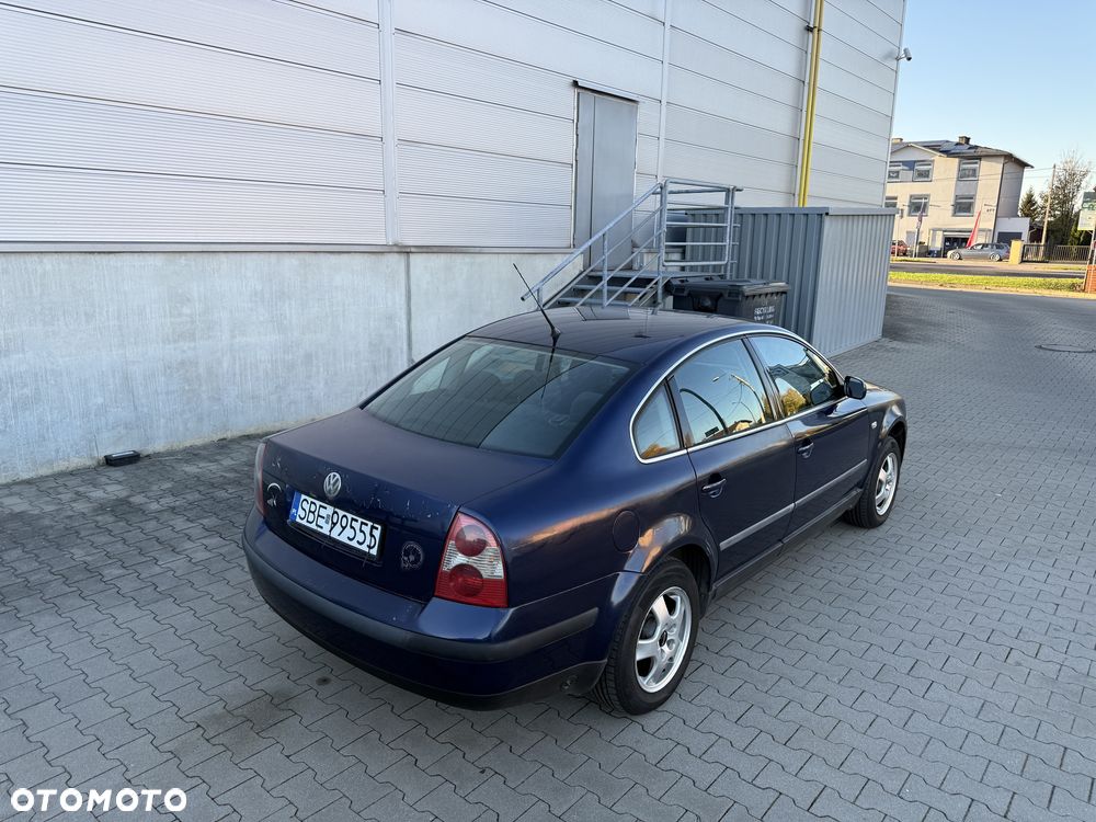 Volkswagen Passat - 4
