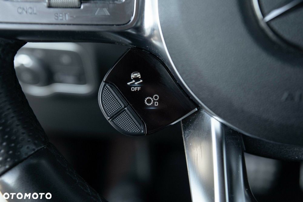 Mercedes-Benz GLA AMG 35 4-Matic - 23