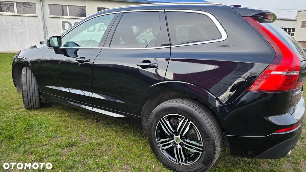 Volvo XC 60 T5 Momentum Pro - 1