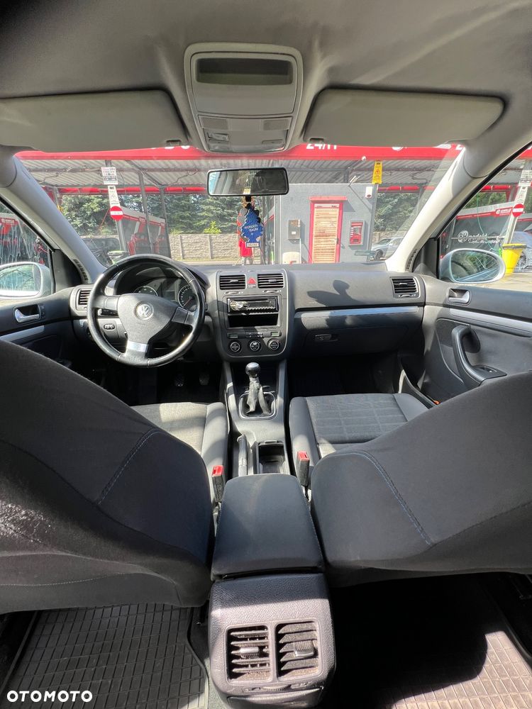 Volkswagen Golf - 24