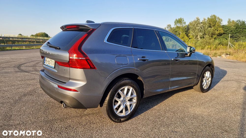 Volvo XC 60 T4 Momentum Pro - 4