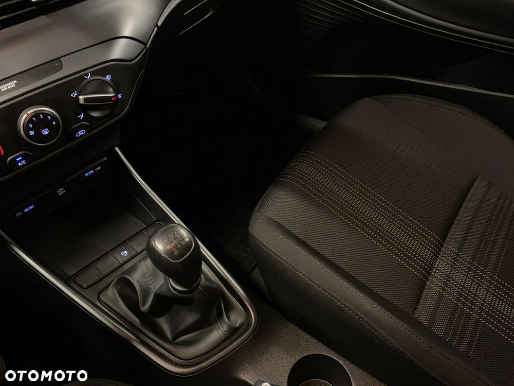 Hyundai i20 - 24