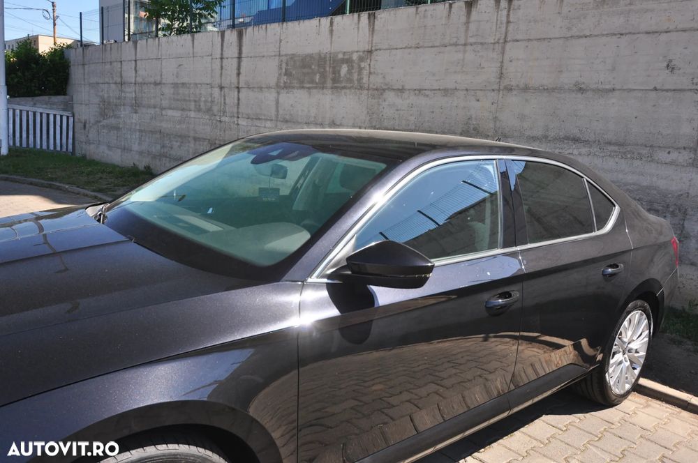 Skoda Superb 2.0 TDI DSG Ambition - 9