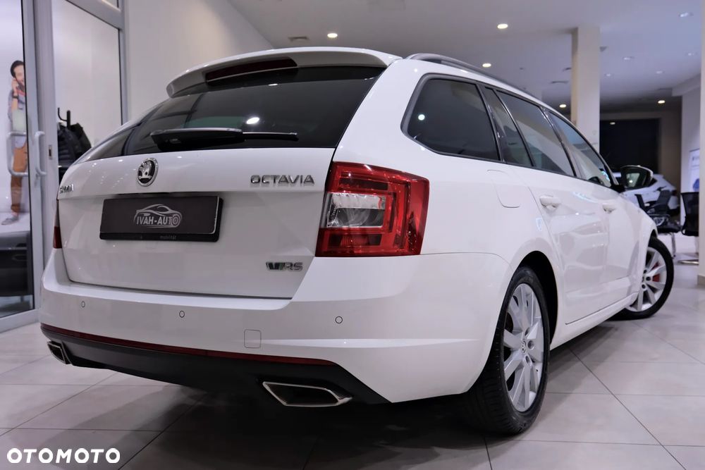 Skoda Octavia 2.0 TDI DSG RS - 10