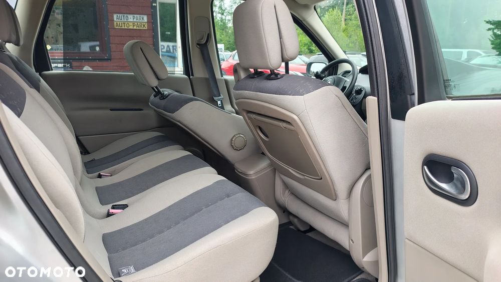 Renault Scenic - 17