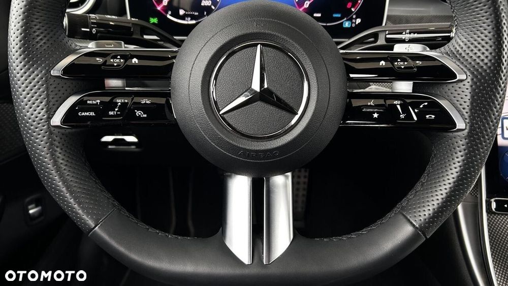 Mercedes-Benz Klasa C 180 mHEV AMG - 16