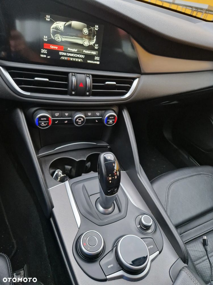 Alfa Romeo Giulia 2.0 Turbo Veloce Q4 - 21
