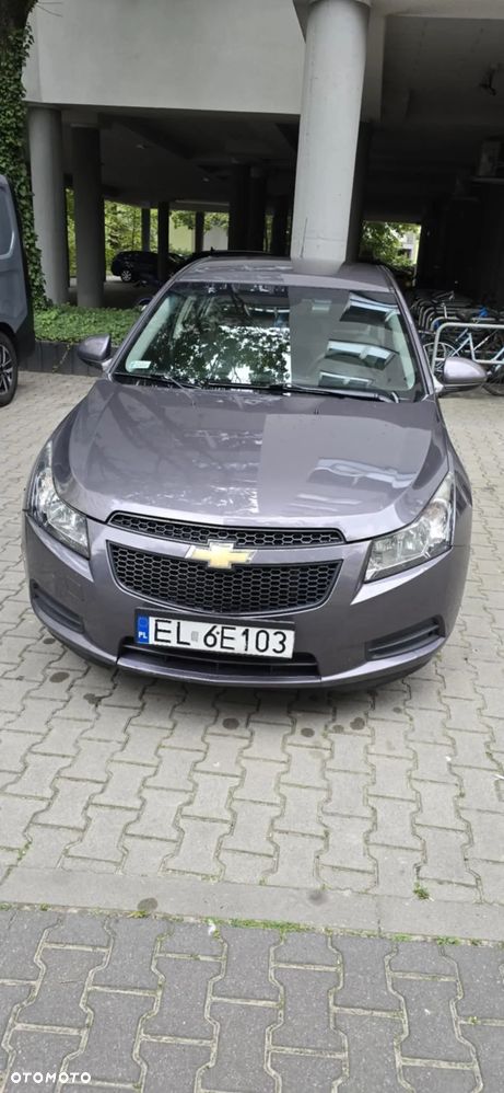 Chevrolet Cruze 1.6 LS+ - 3