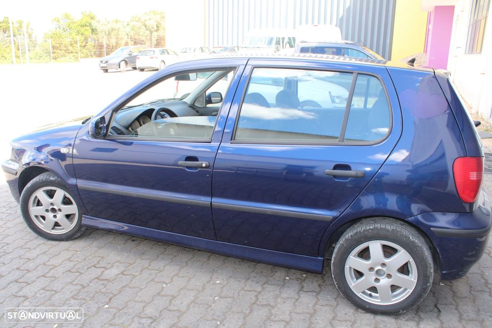 VW Polo 1.0 Confortline - 2