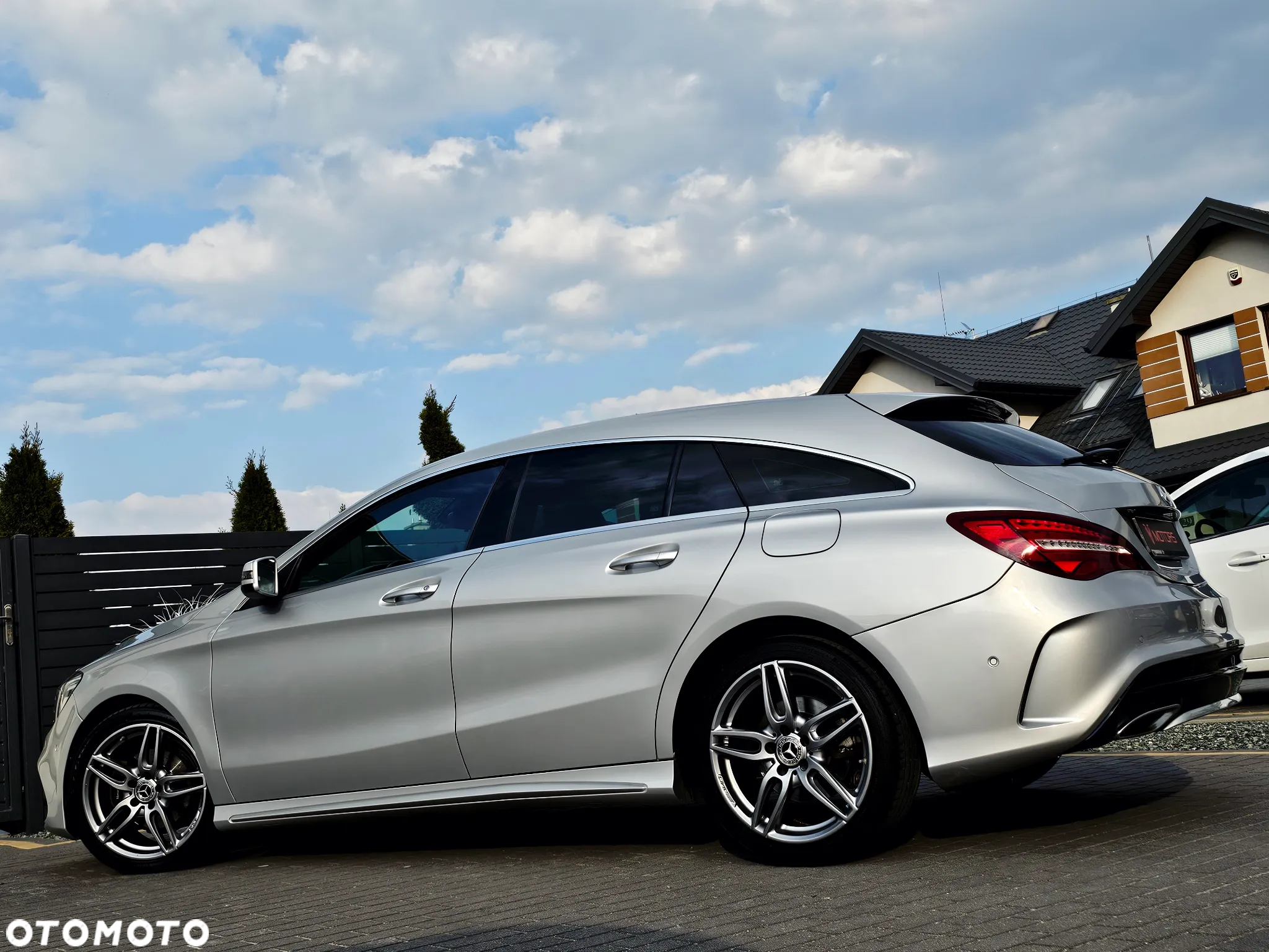 Mercedes-Benz CLA Shooting Brake 180 d 7G-DCT AMG Line - 26