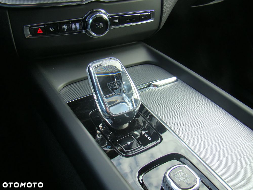 Volvo XC 60 B5 B AWD Geartronic RDesign - 30