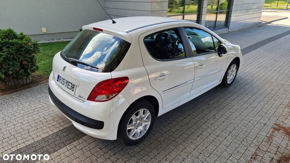 Peugeot 207 - 11