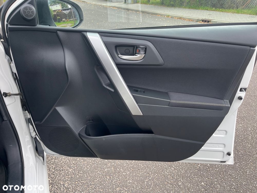 Toyota Auris 1.8 HSD Luna - 17