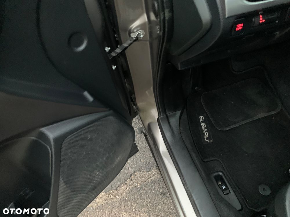 Subaru Forester 2.0i Platinum Lineartronic - 12