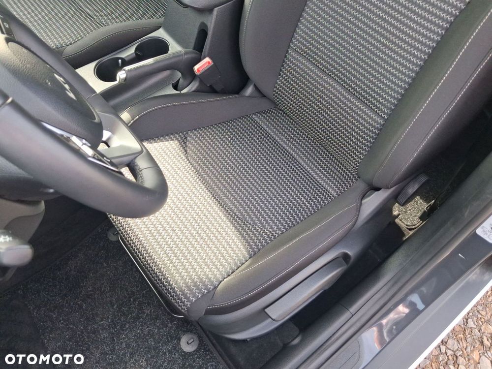 Kia XCeed - 13