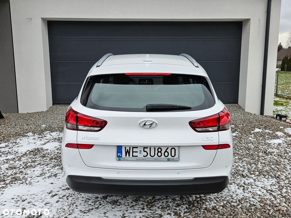 Hyundai i30 1.5 DPI Classic + - 6