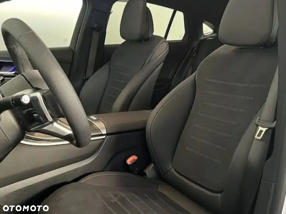 Mercedes-Benz GLC 200 4Matic 9G-TRONIC AMG Line - 5