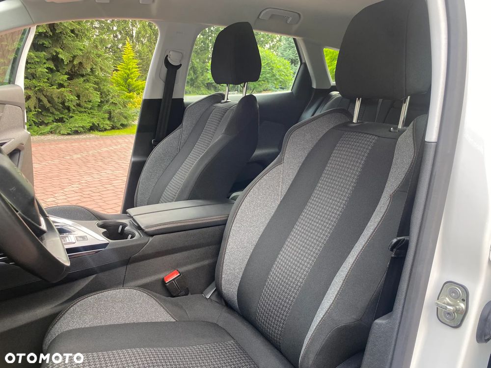 Peugeot 3008 1.5 BlueHDi Active S&S EAT8 - 17