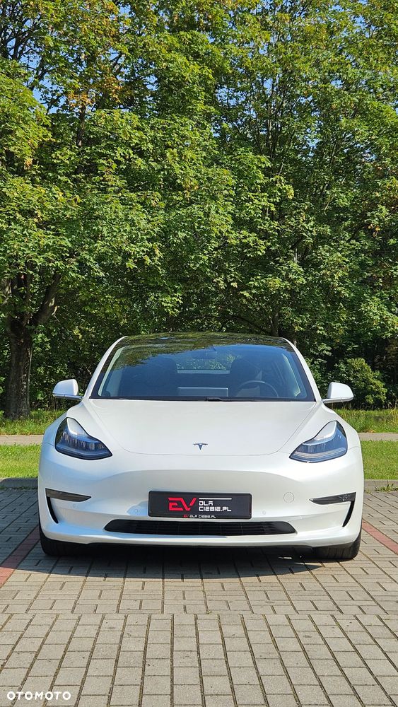 Tesla Model 3 - 11